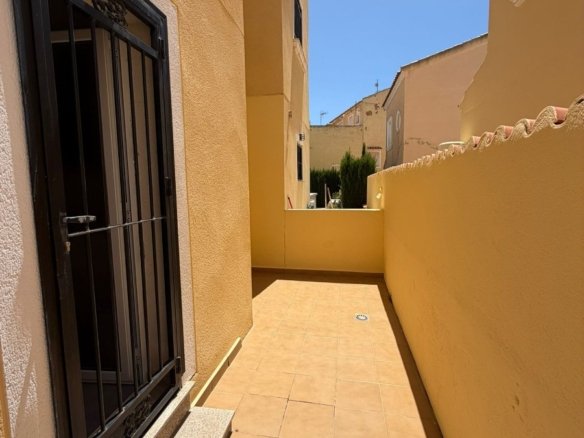 3 Bedroom 2 Bathroom Town House in Campoamor - Caza De Casa