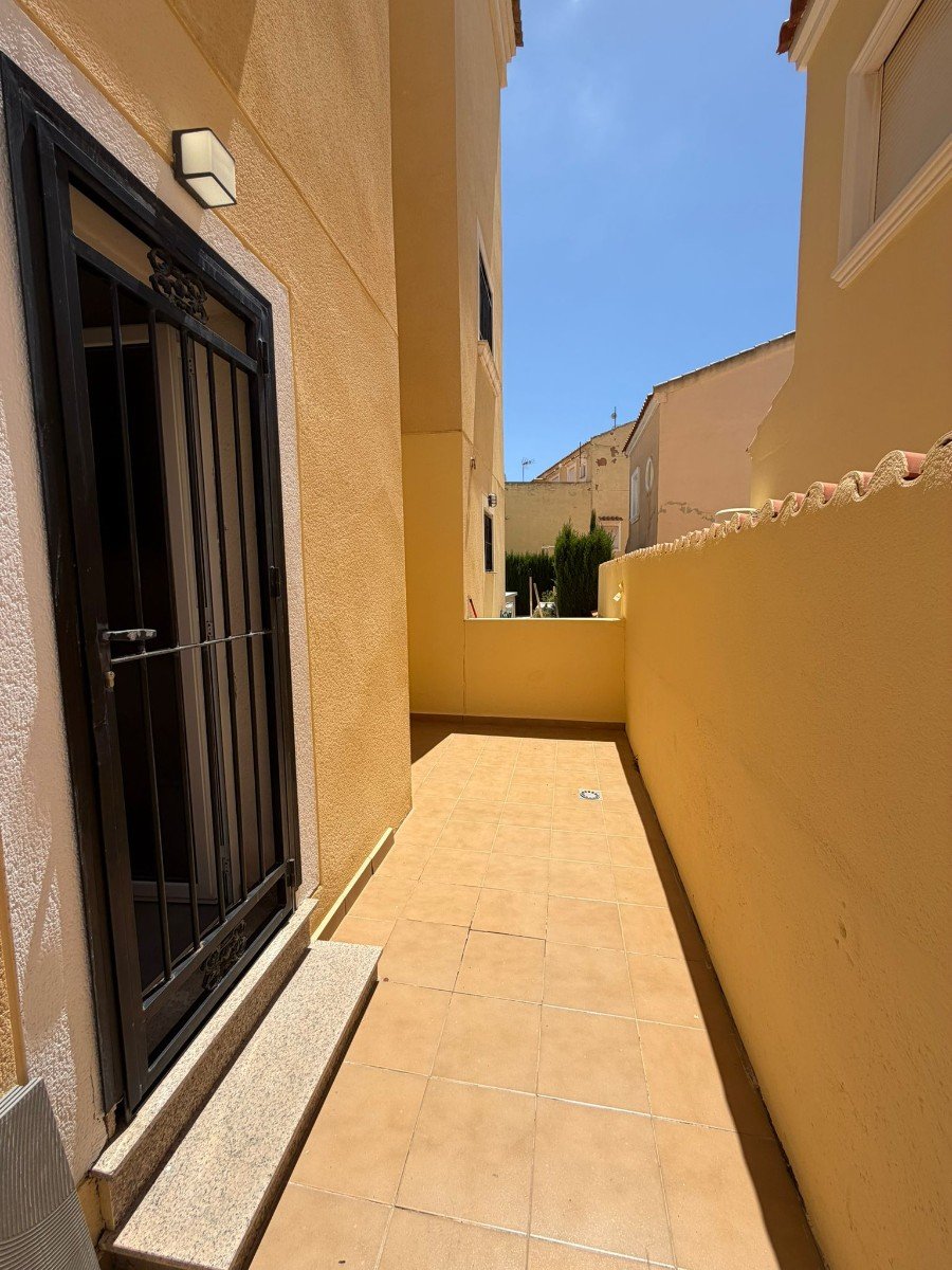 3 Bedroom 2 Bathroom Town House in Campoamor - Caza De Casa
