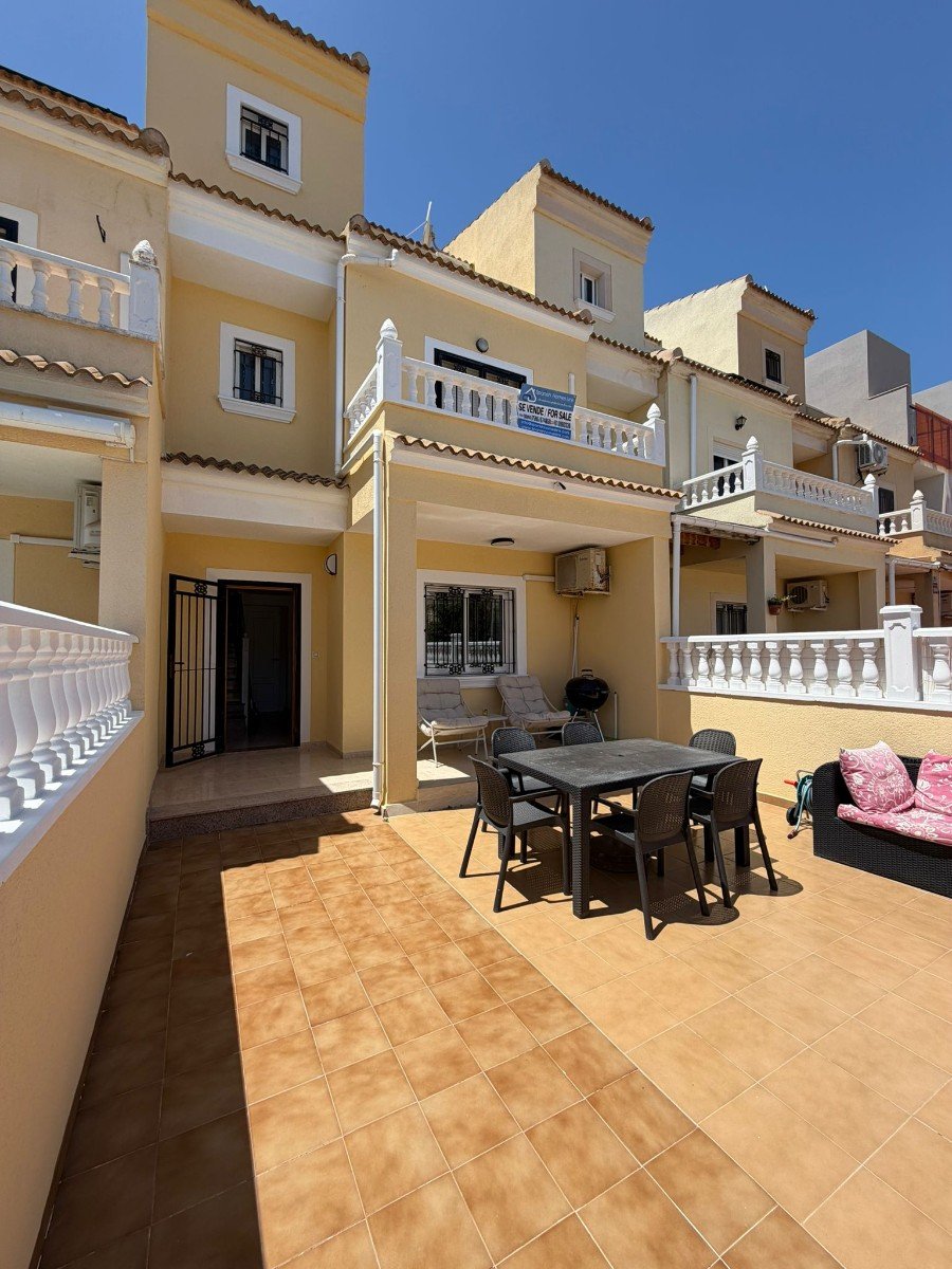 3 Bedroom 2 Bathroom Town House in Campoamor - Caza De Casa