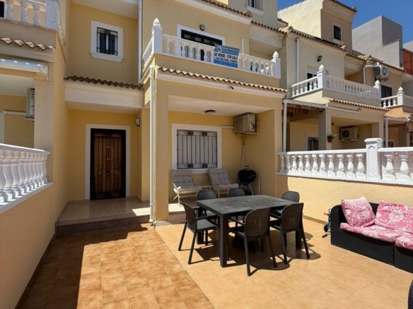 3 Bedroom 2 Bathroom Town House in Campoamor - Caza De Casa