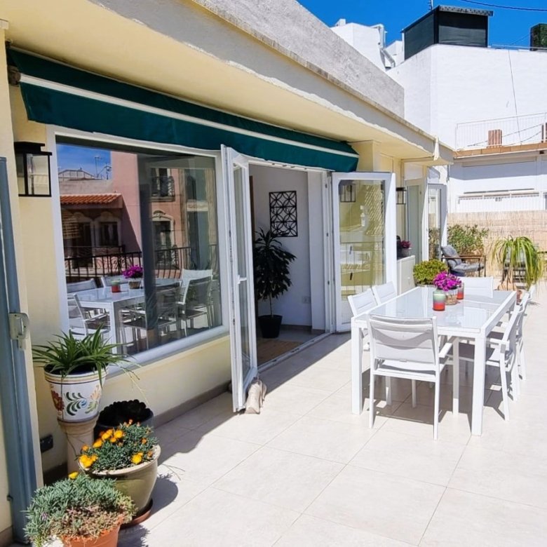 4 Bedroom 2 Bathroom Apartment in Benidorm - Caza De Casa