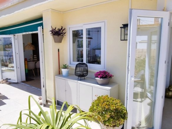 4 Bedroom 2 Bathroom Apartment in Benidorm - Caza De Casa