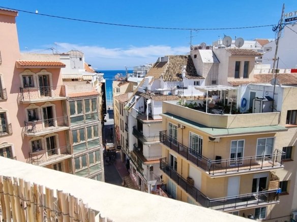 4 Bedroom 2 Bathroom Apartment in Benidorm - Caza De Casa