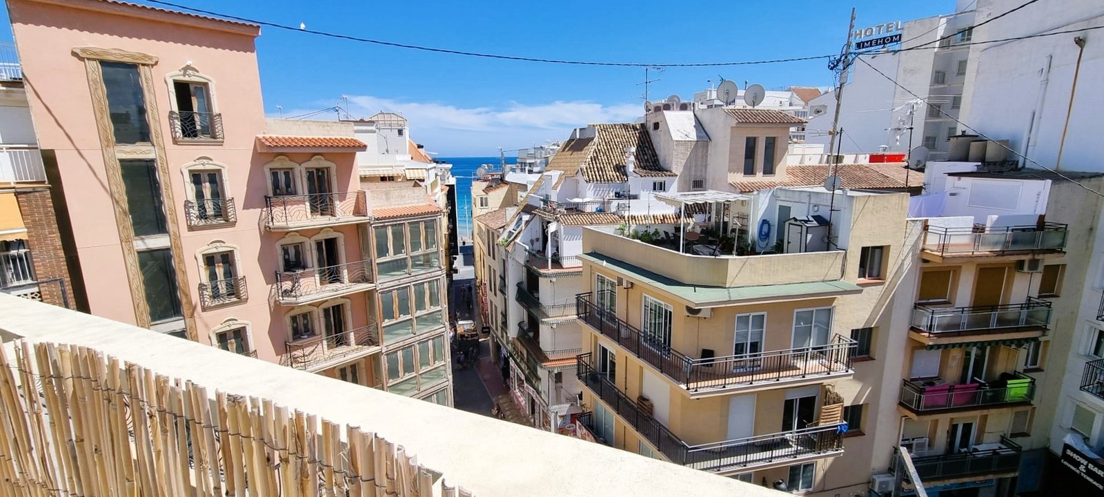 4 Bedroom 2 Bathroom Apartment in Benidorm - Caza De Casa