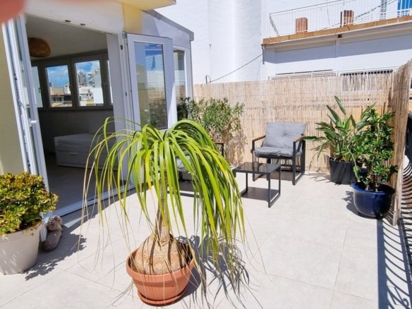 4 Bedroom 2 Bathroom Apartment in Benidorm - Caza De Casa