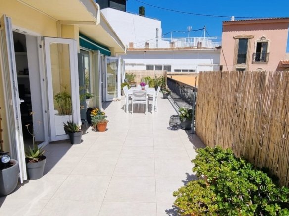 4 Bedroom 2 Bathroom Apartment in Benidorm - Caza De Casa