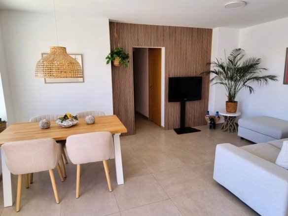 4 Bedroom 2 Bathroom Apartment in Benidorm - Caza De Casa