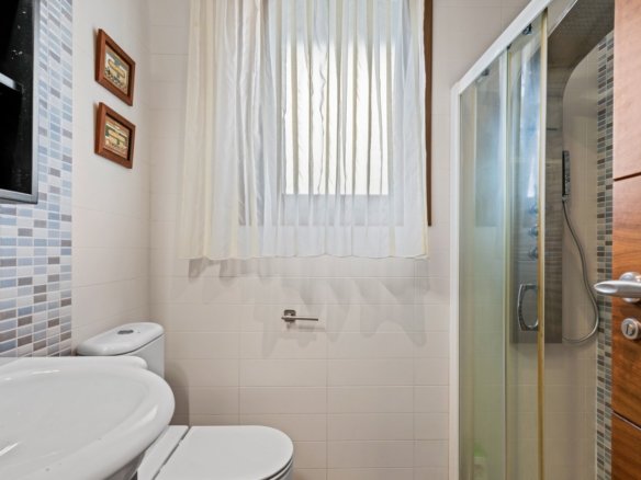 4 Bedroom 3 Bathroom Villa in Guardamar del Segura - Caza De Casa