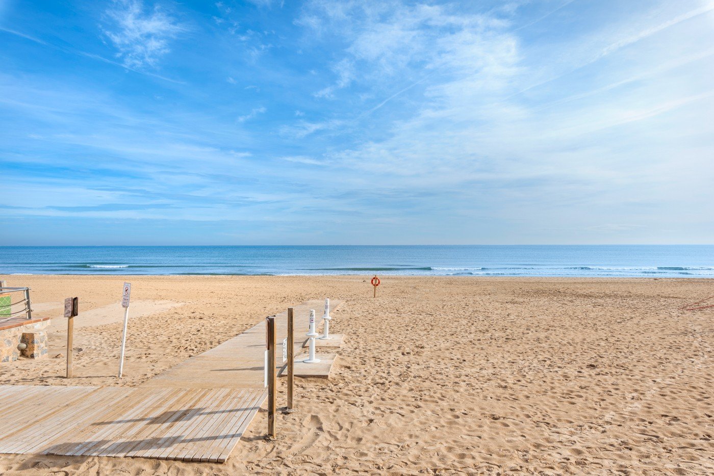 o_1js24ml2d1bh1mn71m2henv1iej2f 4 Bedroom 3 Bathroom Villa in Guardamar del Segura - Caza De Casa