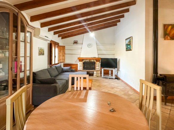 4 Bedroom 2 Bathroom Villa in Cabo Roig - Caza De Casa