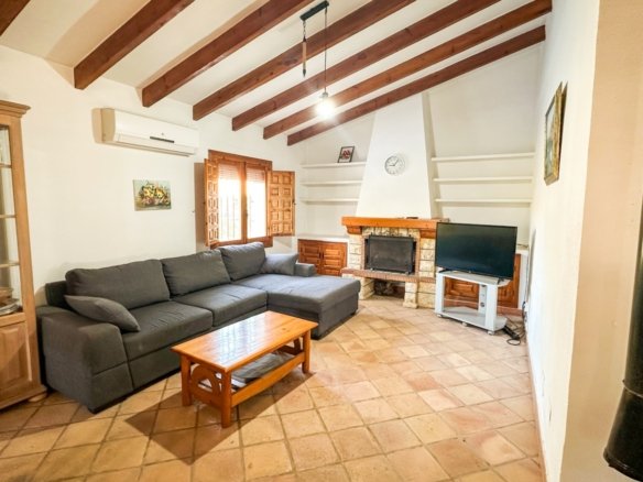 4 Bedroom 2 Bathroom Villa in Cabo Roig - Caza De Casa