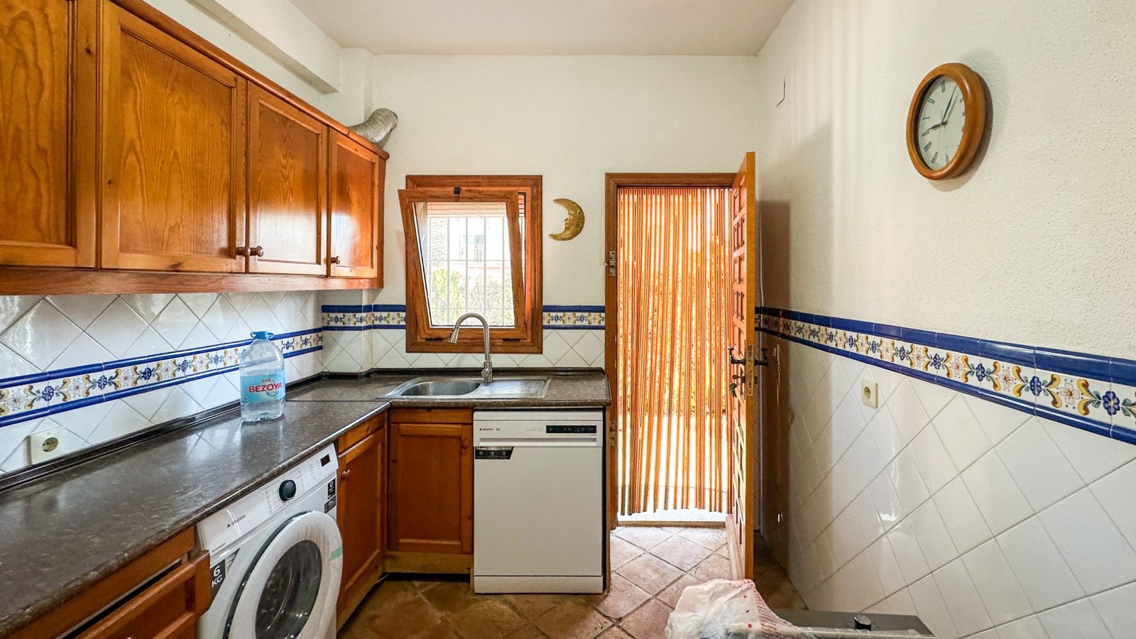 4 Bedroom 2 Bathroom Villa in Cabo Roig - Caza De Casa