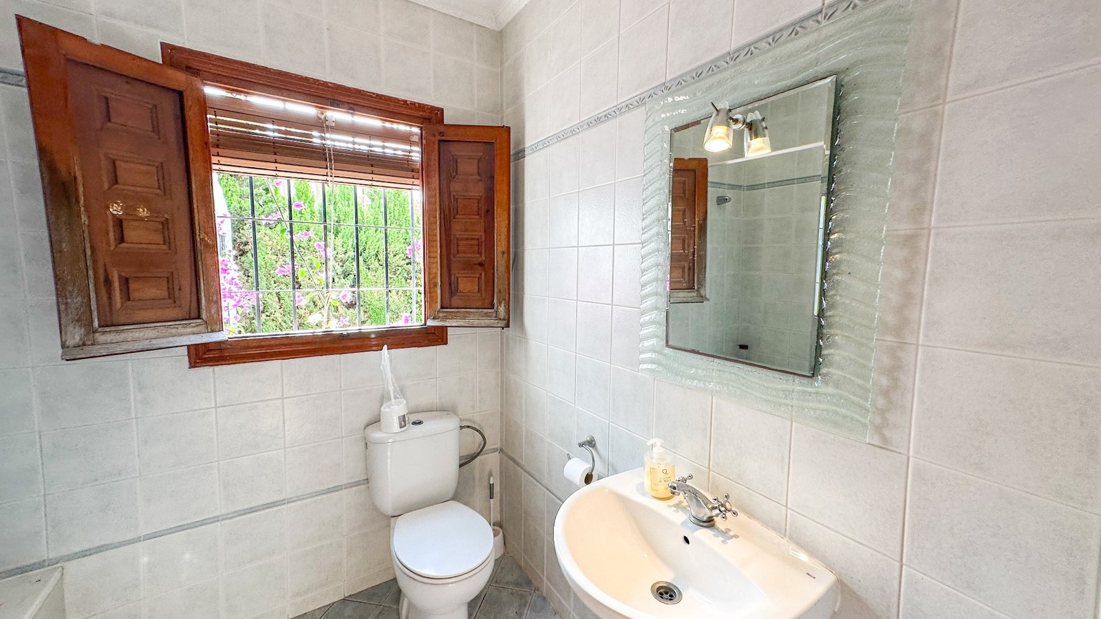 4 Bedroom 2 Bathroom Villa in Cabo Roig - Caza De Casa