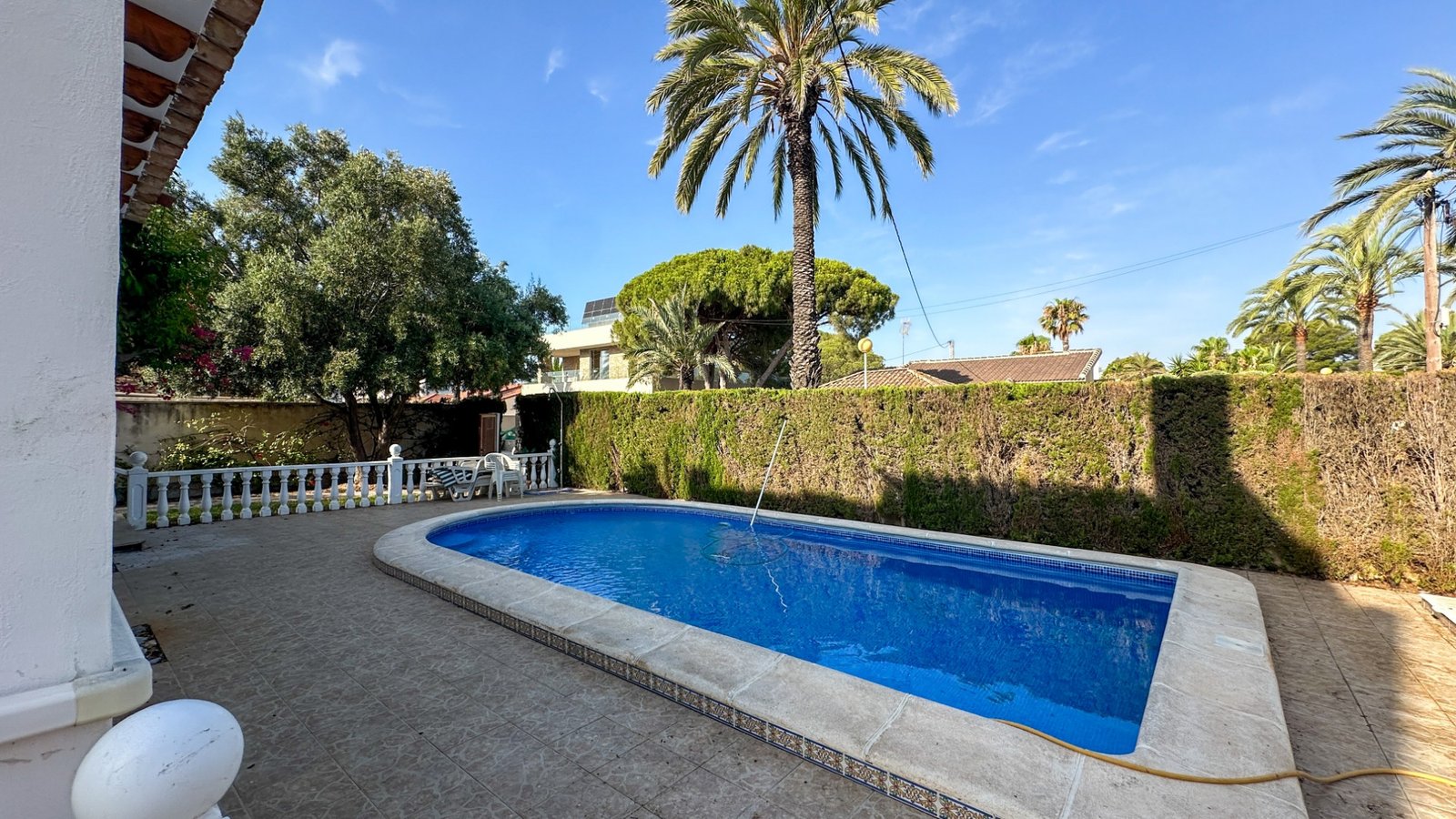 4 Bedroom 2 Bathroom Villa in Cabo Roig - Caza De Casa
