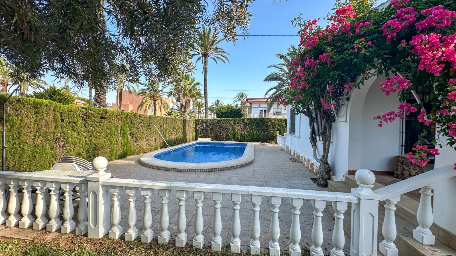 4 Bedroom 2 Bathroom Villa in Cabo Roig - Caza De Casa