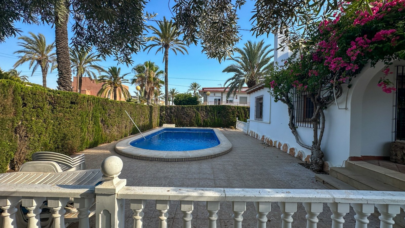 4 Bedroom 2 Bathroom Villa in Cabo Roig - Caza De Casa