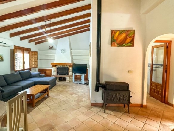 4 Bedroom 2 Bathroom Villa in Cabo Roig - Caza De Casa