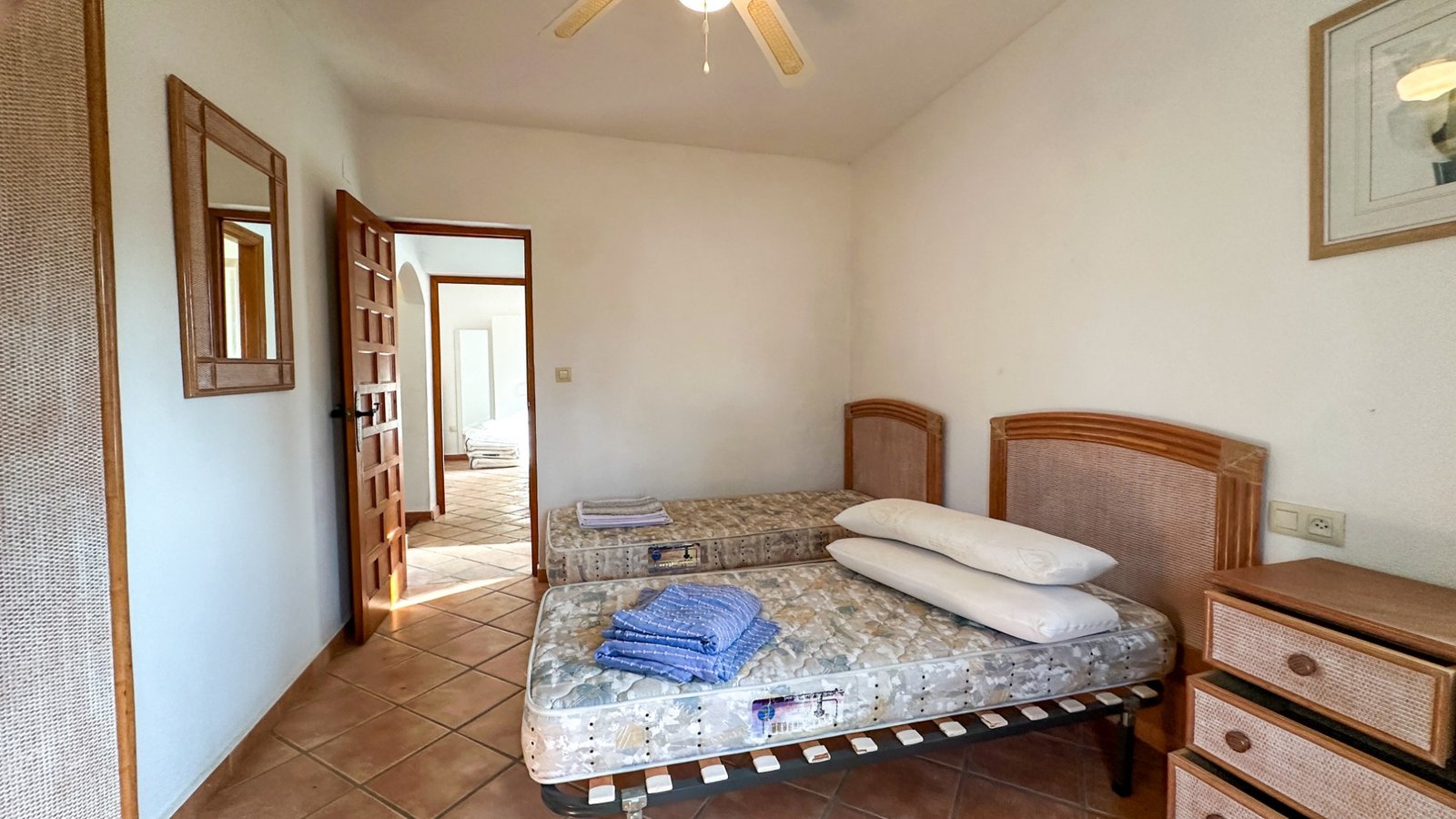 4 Bedroom 2 Bathroom Villa in Cabo Roig - Caza De Casa