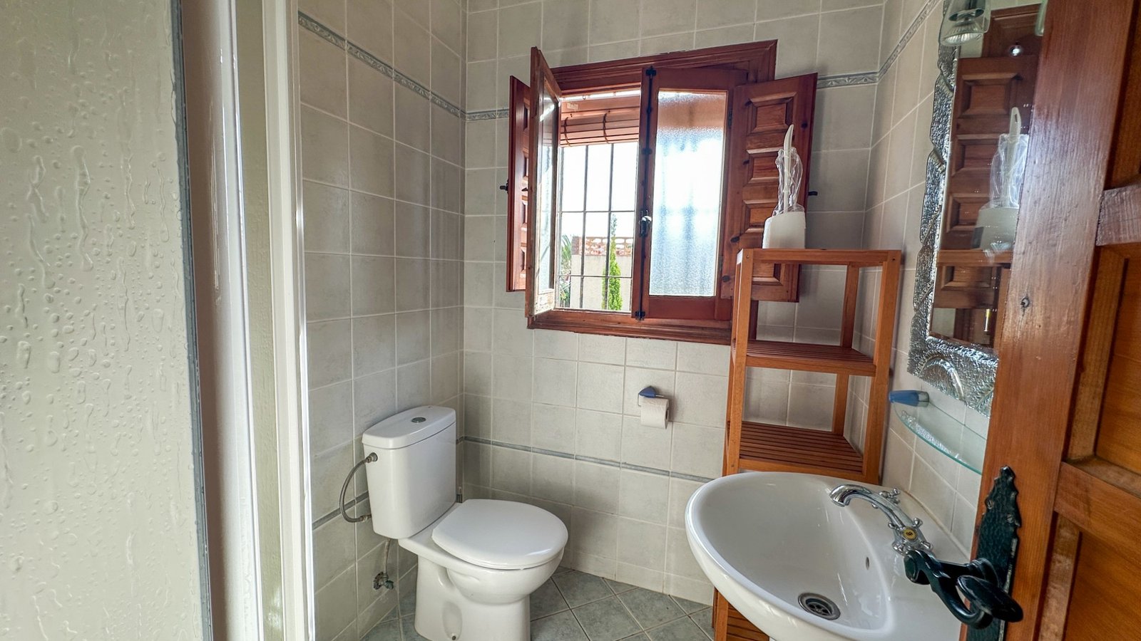 4 Bedroom 2 Bathroom Villa in Cabo Roig - Caza De Casa