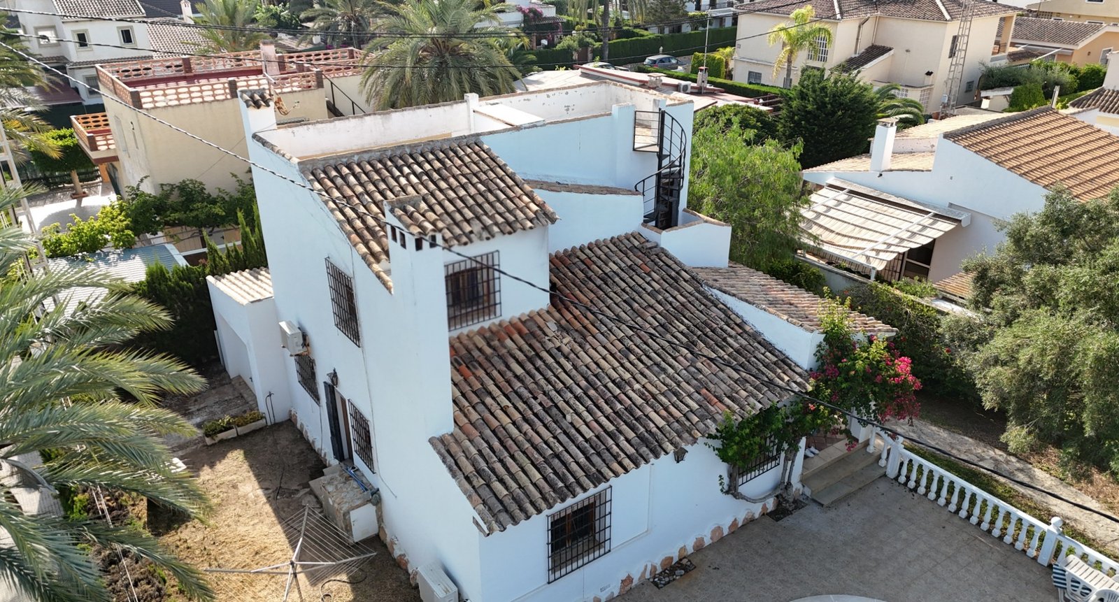 4 Bedroom 2 Bathroom Villa in Cabo Roig - Caza De Casa