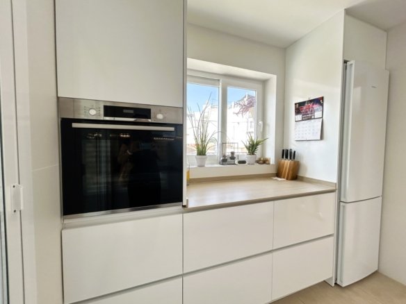 4 Bedroom 2 Bathroom Apartment in Benidorm - Caza De Casa