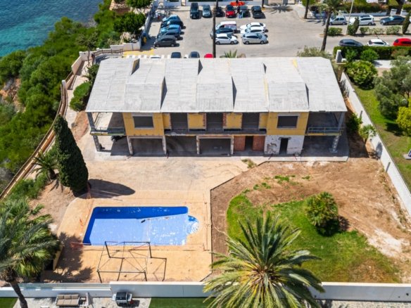 5 Bedroom 3 Bathroom Villa in Cabo Roig - Caza De Casa
