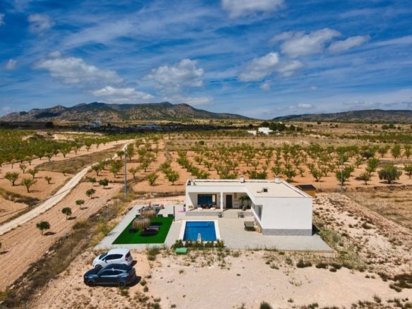 3 Bedroom 2 Bathroom Villa in Pinoso - Caza De Casa
