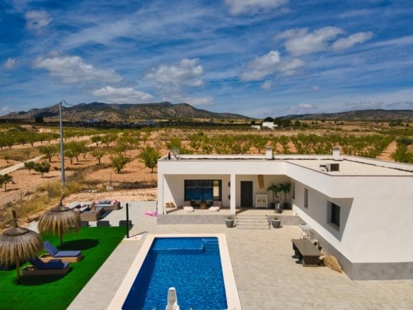 3 Bedroom 2 Bathroom Villa in Pinoso - Caza De Casa