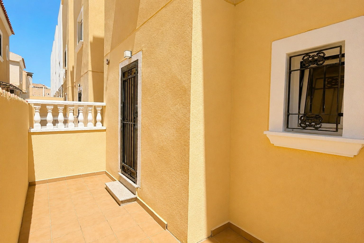 3 Bedroom 2 Bathroom Town House in Campoamor - Caza De Casa