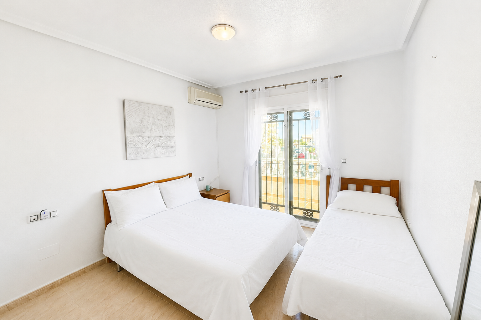 3 Bedroom 2 Bathroom Town House in Campoamor - Caza De Casa