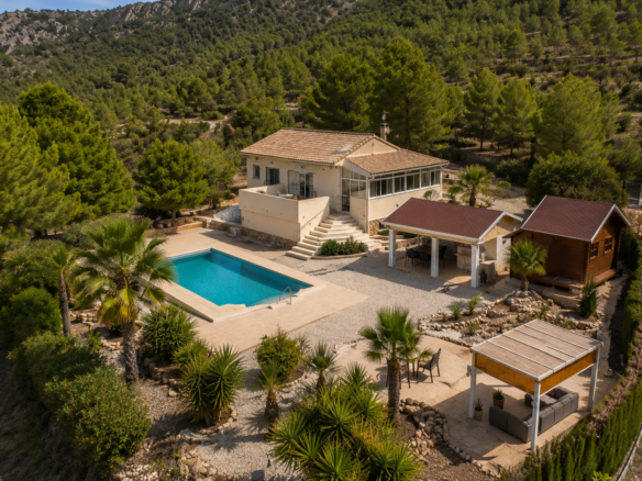 4 Bedroom 2 Bathroom Villa in La Zarza - Caza De Casa