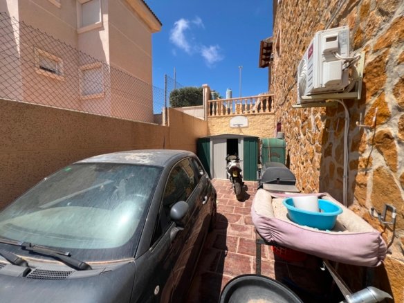 6 Bedroom 4 Bathroom Villa in San Fulgencio - Caza De Casa