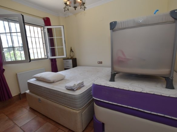 6 Bedroom 4 Bathroom Villa in San Fulgencio - Caza De Casa