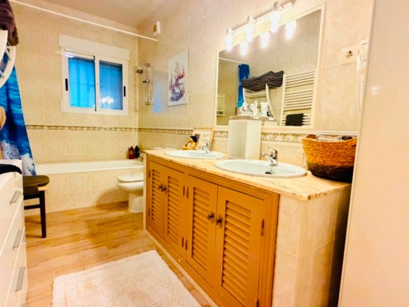 5 Bedroom 4 Bathroom Villa in Daya Vieja - Caza De Casa