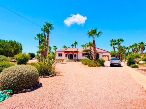 5 Bedroom 4 Bathroom Villa in Daya Vieja - Caza De Casa