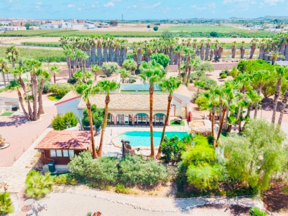 5 Bedroom 4 Bathroom Villa in Daya Vieja - Caza De Casa