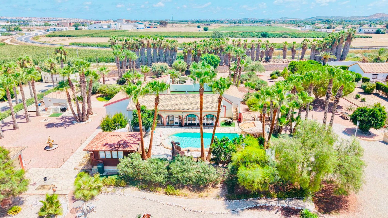 o_1jvdmjegd1ags4k64avcb79sm47 5 Bedroom 4 Bathroom Villa in Daya Vieja - Caza De Casa
