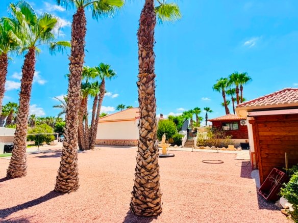 5 Bedroom 4 Bathroom Villa in Daya Vieja - Caza De Casa