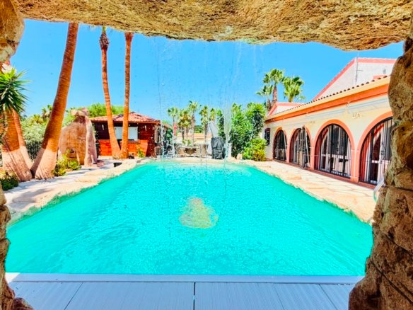 5 Bedroom 4 Bathroom Villa in Daya Vieja - Caza De Casa