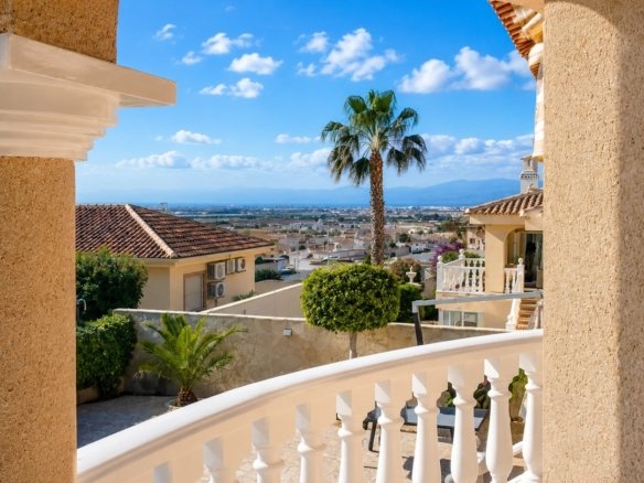 4 Bedroom 3 Bathroom Villa in Rojales - Caza De Casa