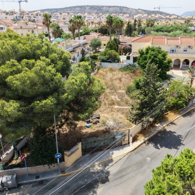 3 Bedroom 2 Bathroom Land in Algorfa - Caza De Casa