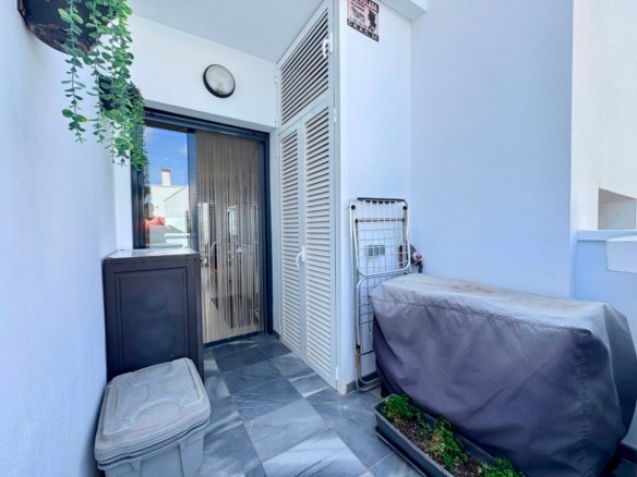 3 Bedroom 2 Bathroom Town House in Cabo Roig - Caza De Casa