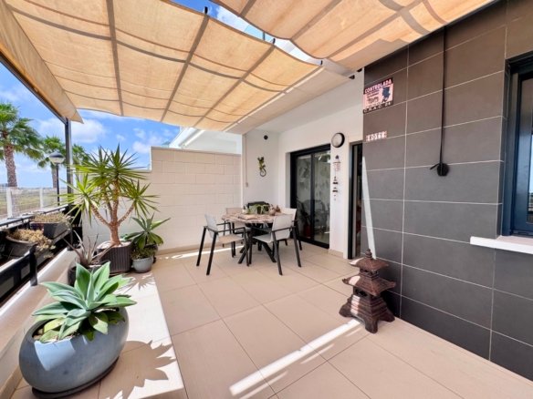 3 Bedroom 2 Bathroom Town House in Cabo Roig - Caza De Casa