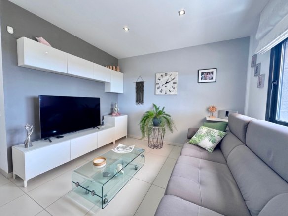 3 Bedroom 2 Bathroom Town House in Cabo Roig - Caza De Casa