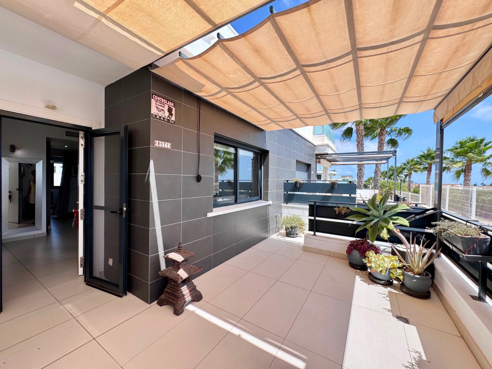 3 Bedroom 2 Bathroom Town House in Cabo Roig - Caza De Casa