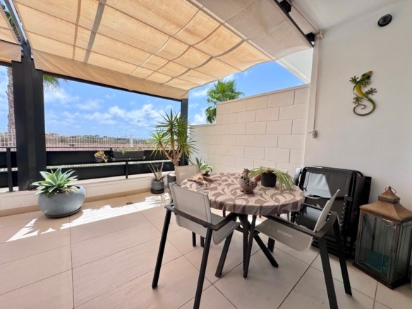 3 Bedroom 2 Bathroom Town House in Cabo Roig - Caza De Casa