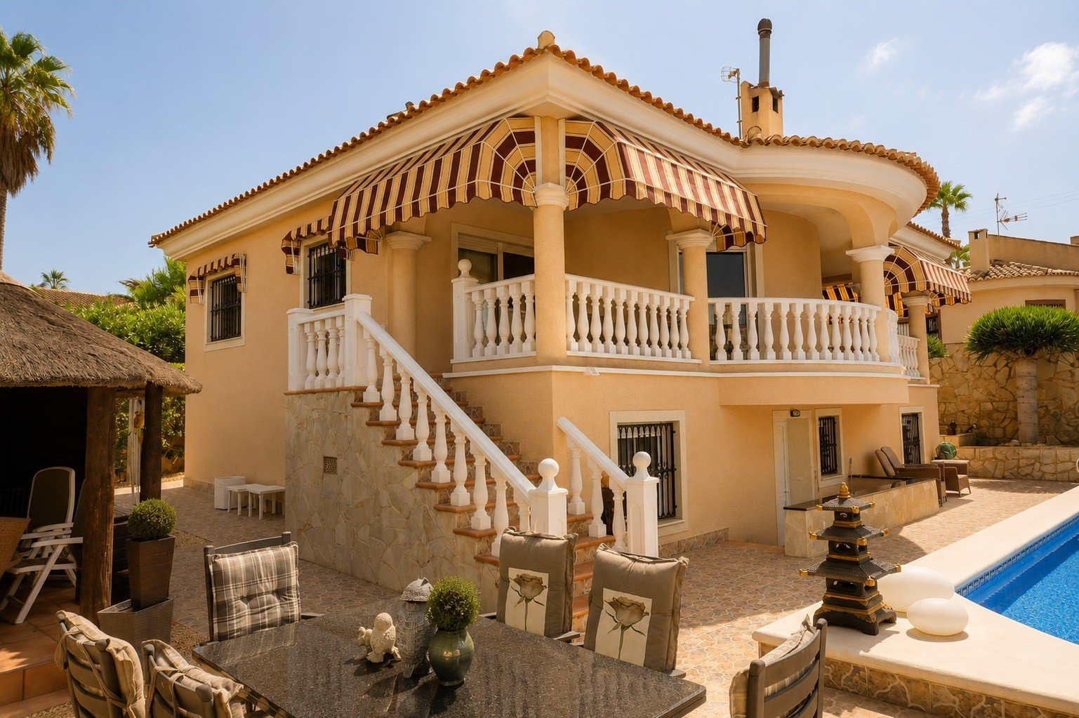 4 Bedroom 3 Bathroom Villa in Rojales - Caza De Casa
