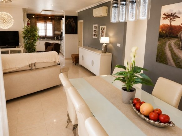 4 Bedroom 3 Bathroom Villa in Rojales - Caza De Casa