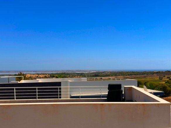 5 Bedroom 3 Bathroom Villa in San Miguel de Salinas - Caza De Casa