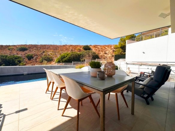 5 Bedroom 3 Bathroom Villa in San Miguel de Salinas - Caza De Casa